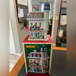 Lemax Christmas village *police station*